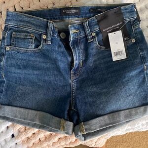 Banana republic mid rise 3” inch seam shorts
